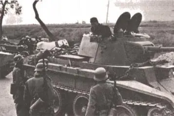 Танкисты РККА и солдаты Вермахта Летом 1941го немцам пришлось с боями - фото 33