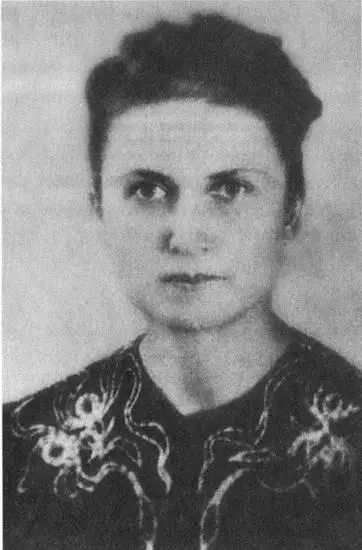 Рис 8 ВА Богдан урожденная Иванова р 1911 в РостовенаДону нач - фото 9