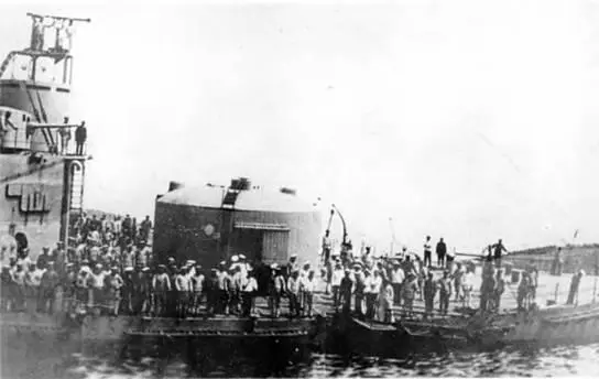 Евстафий на мели у Констанцы Сентябрь 1912 г Справа Евстафий в - фото 139