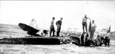 Один из СБ2М103 захваченный гитлеровцами летом 1941 года Против Киевского - фото 92