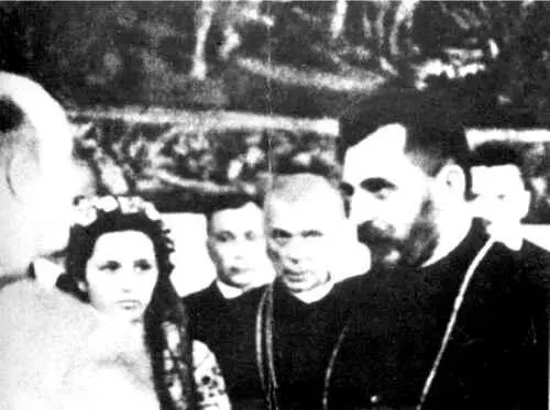 Ректор Львовской духовной академии епископ И Слипый и другие униатские - фото 38