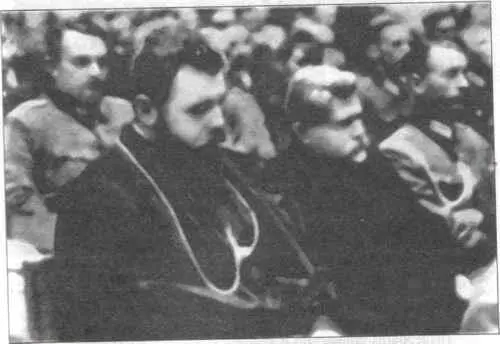 Иерархи грекокатолической церкви в обществе гитлеровских офицеров во Львове - фото 46
