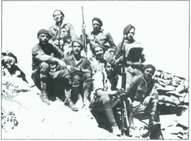 Бойцы роты русских белоэмигрантов воевавших в Испании на стороне Франко 1939 - фото 39