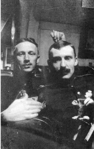 На Андрее Первозванном в 19151916 гг Офицеры корабля На Андрее - фото 145