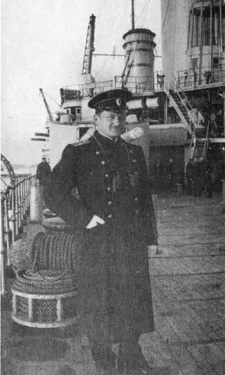 На Андрее Первозванном в 19151916 гг Офицеры и священнослужитель корабля - фото 159