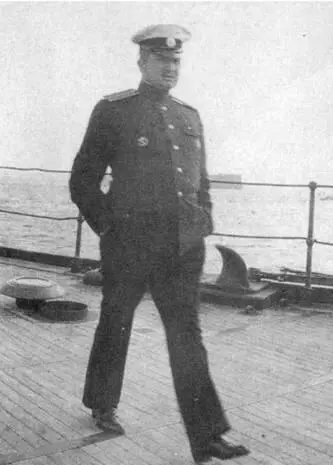 На Андрее Первозванном в 19151916 гг Офицеры и священнослужитель корабля - фото 160