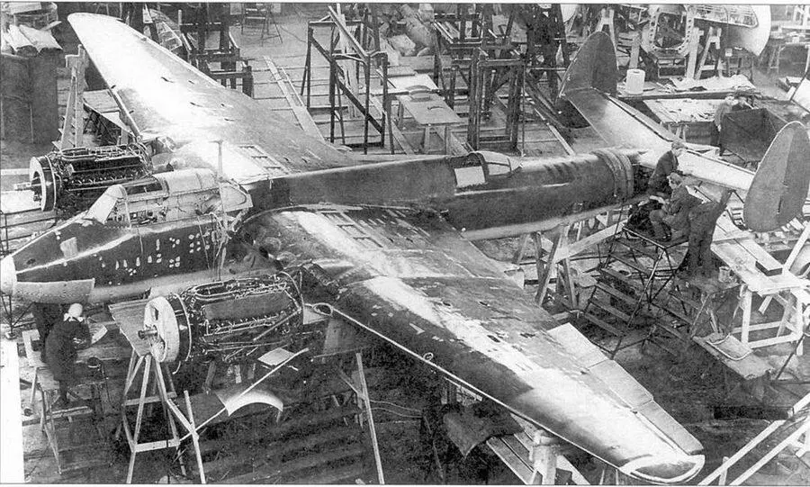 Самолет 103У в сборочном цеху завода 156 весна 1941 года Xвостовая - фото 12
