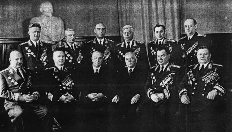 Вручение маршалам и адмиралам флота Советского Союза маршальских знаков отличия - фото 19