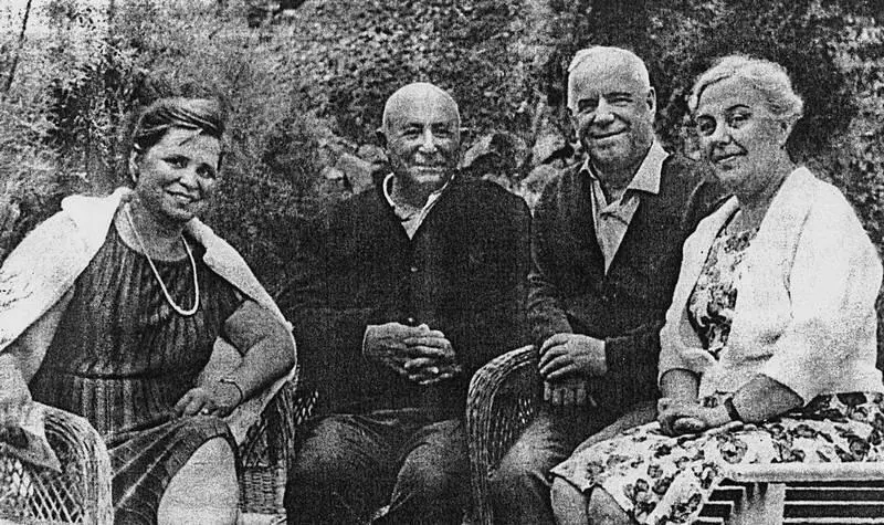 С женами на отдыхе Из слушателей окончивших академию в 19531965 годах - фото 37