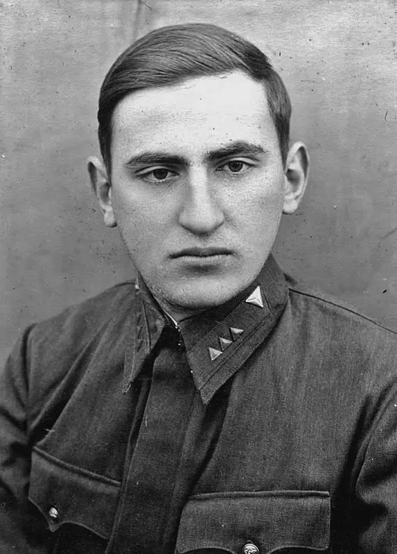 Сын Мовсес на срочной службе в Советской Армии 1944 год Мне очень жаль - фото 68