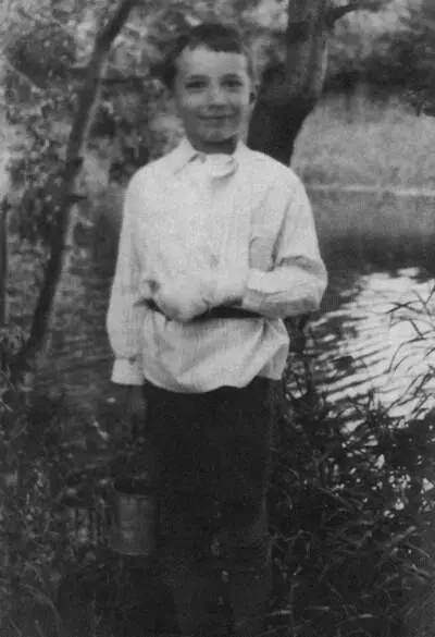 Махачик в парке Москва 1932 Мурат в гостях у деда в городе Орджоникидзе - фото 27