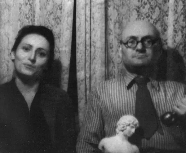 Аза ТахоГоди и Андрей Александрович Белецкий в квартире Белецких на Рейтарской - фото 46