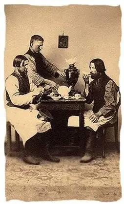 Мастеровые и рабочие прислуга и мелкие приказчики почти не имели свободного - фото 124