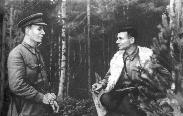 А Т Чивилихин слева и А И Гитович литераторыволховчане Большую роль в - фото 26