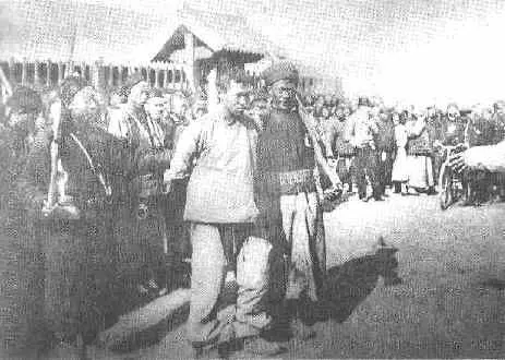 Хунхуз перед казнью Маньчжурия Хунхузы на сахалинской каторге - фото 32