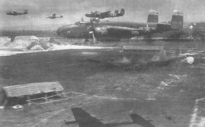 B25J из 38th BG в налете на японские позиции на Филиппинах 1944 год На - фото 56