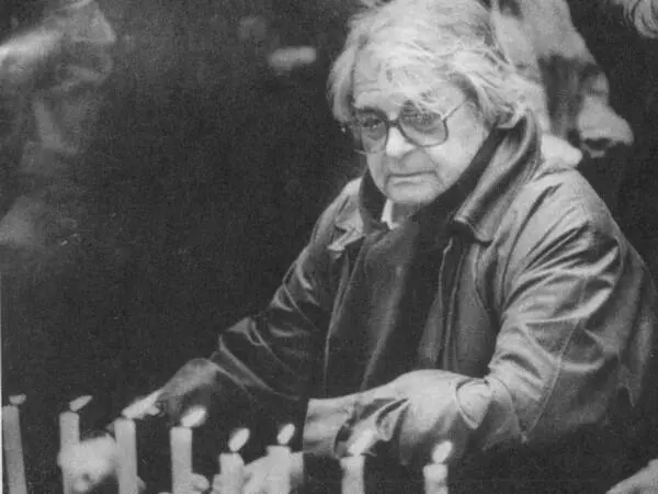 На могиле В Высоцкого Май День Победы 1988 Они Высоцкий и Они - фото 155