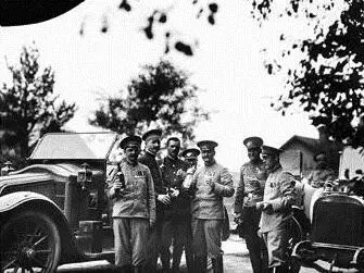 Книгу Россия ХХ век в фотографиях 19001917 в Московском доме фотографии - фото 17