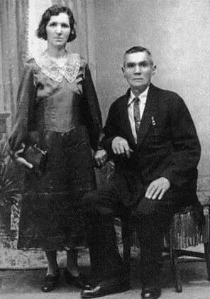 I Девушка печалится спрашивает совета за кого ей выходить замуж Есть у - фото 12