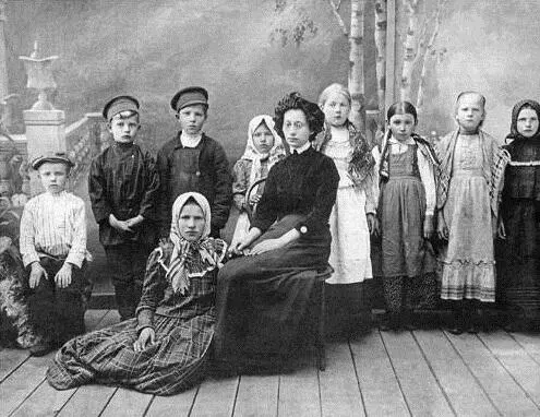 I В публичном измерении учитель фигура скорби Он символ бюджетника он - фото 19
