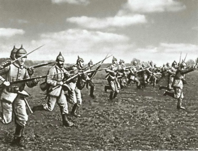 Атака германской пехоты Фронтовики 1916го Офицеры 8го стрелкового полка - фото 42