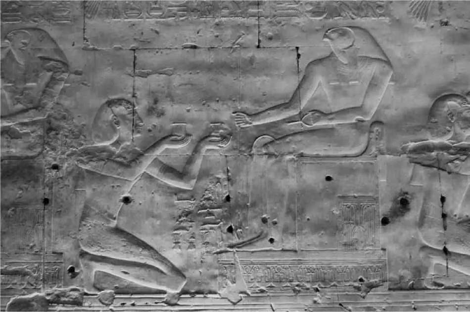Рис 76 Фараон прислуживающий богу храм Сети I Абидос Тема создания - фото 102