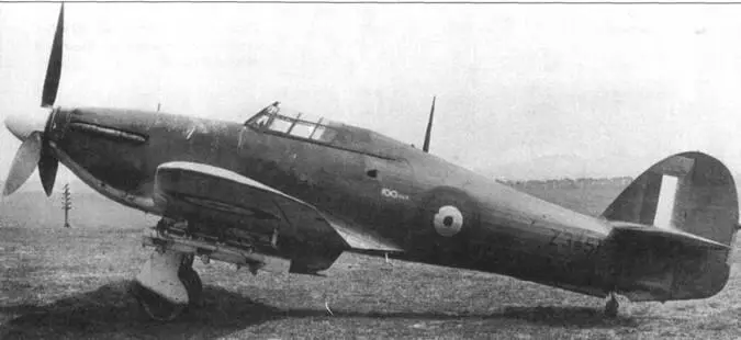 Харрикейн Mk II во время испытаний наружной подвески Ранний Харрикейн Mk - фото 33