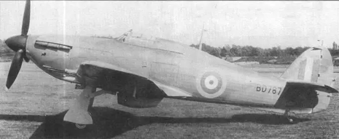Харрикейн Mk IIС из серии выпускавшейся в Лэнгли между июлем 1941 и мартом - фото 39