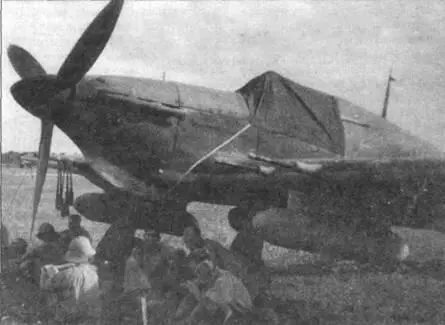 Харрикейн Mk IIС с подвесными топливными баками 615я эскадрилья Джессор - фото 41