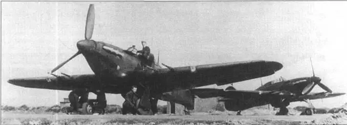 Ночные Харрикейны Mk IIС из 164й эскадрильи 1942 год Разведывательный - фото 42