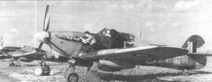 Два Харрикейна Mk IV из 164й эскадрильи вооруженные 40мм пушками 1943 - фото 49