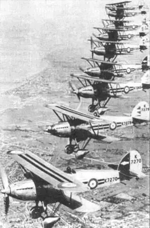 Строй истребителей Хоукер Фьюри из 25й эскадрильи RAF 1937 г Харрикейн - фото 5