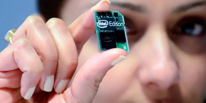 Самый маленький компьютер построен на SoC Inel Quark семейства X1000 - фото 48