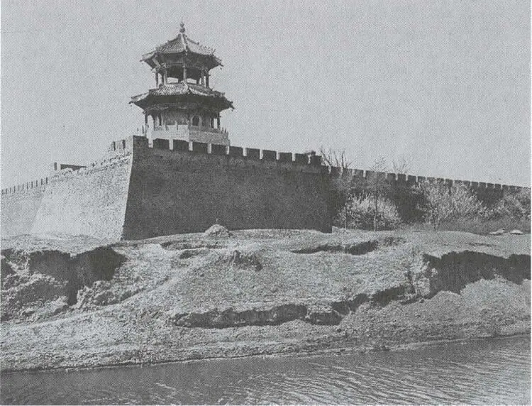 Ляоянская городская стена Китайские власти приветствуют генерала барона - фото 20
