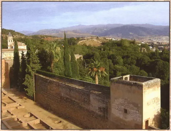 Вид на горы СьерраНевады со стен Альгамбры Вид на Алькасар и Гранаду - фото 85