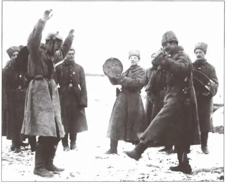 Братание русских и немецких солдат на фронте Зима 19171918 гг Приезд - фото 17