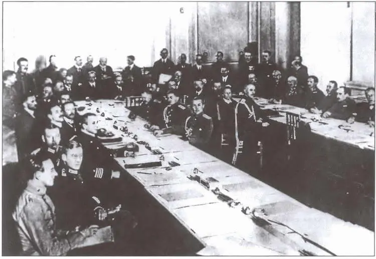 За столом мирных переговоров БрестЛитовск Январь 1918 г Советская - фото 20