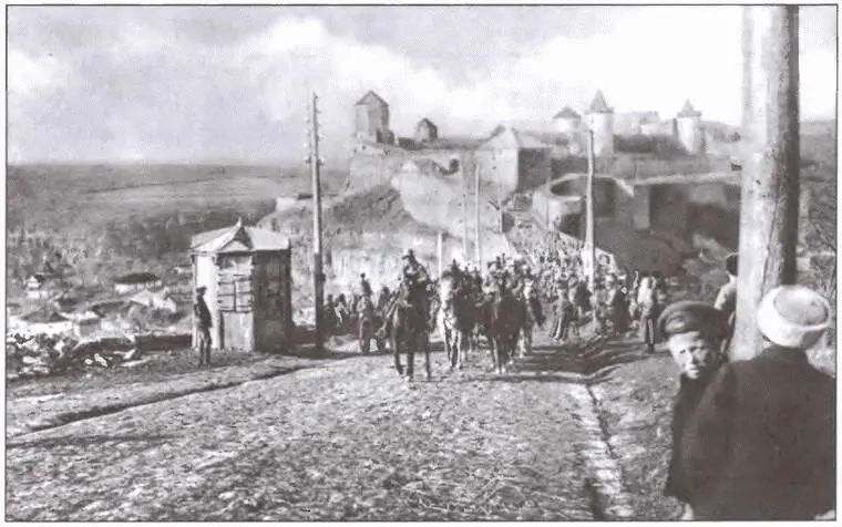 Австрийские войска занимают КаменецПодольский Март 1918 г Лидер - фото 27