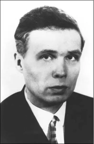 Ю М Ильяшук 1974 г Словом наша встреча с Юрой подала повод для разных - фото 12