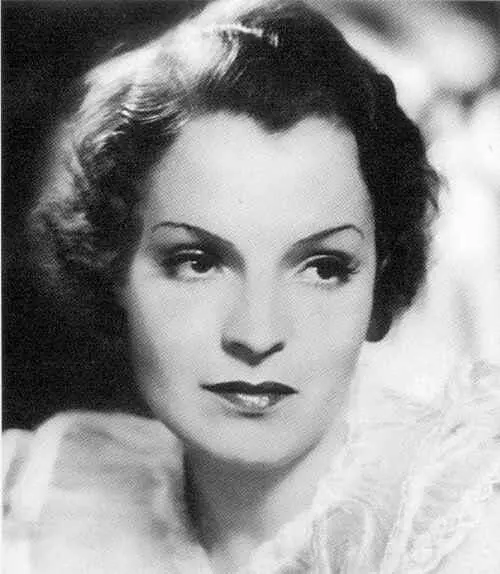 1 Мать актриса Магда Шнайдер 2 Отец Вольф АльбахРетти 3 Сисси 1955 - фото 2