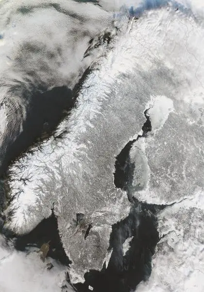 Скандинавский полуостров вид из космоса Фото NASA И вот слушали эти - фото 34
