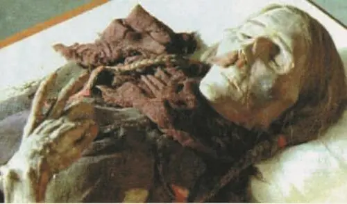 Мумия тохарской женщины европеоидного типа Но более того Влияние - фото 75