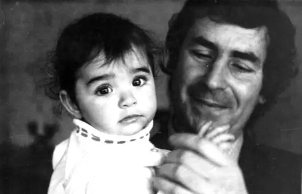 Вадик и Светочка Рита с Юленькой Юлечка и Светочка Спустя 5 лет 1981 - фото 129