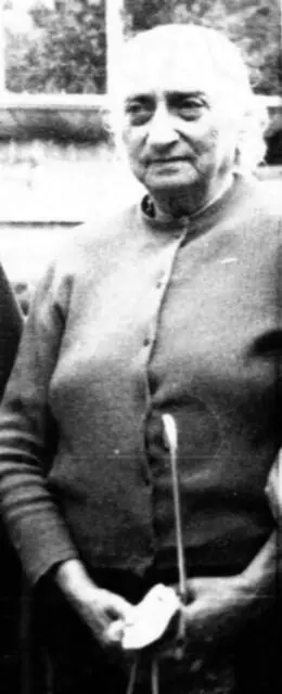 Бабушка Сима 1973 г Юлечка в киевской квартире Мы решились и зайдя в - фото 167