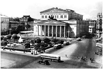 Москва 50х годов XX века АРТИСТ УМИРАЕТ ДВАЖДЫ Весенний солнечный тихий - фото 57