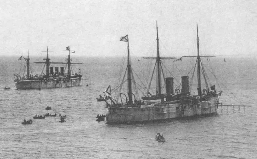На фото вверху в Чифу 1895 г Корабельный театр фото внизу - фото 74