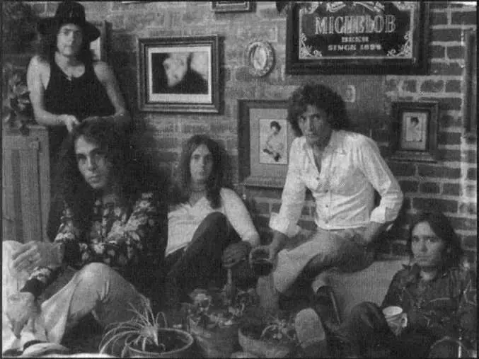 RAINBOW 1975 год Несмотря на то что Ритчи вовсю занялся сольной карьерой - фото 10
