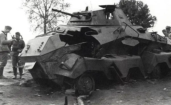 Бронеавтомобиль SdKfz231 8Rad уничтоженный попаданием крупнокалиберного - фото 29