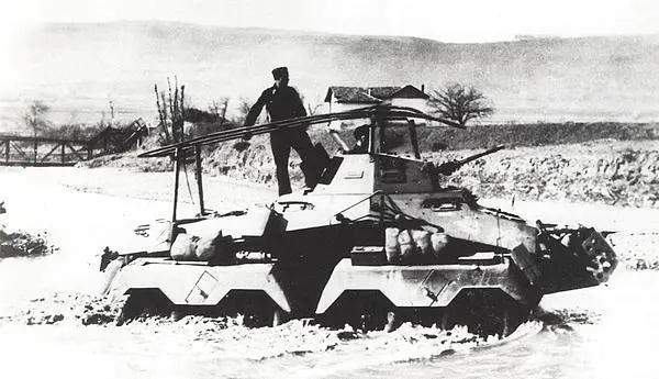 Бронеавтомобиль SdKfz232 8Rad вброд преодолевает водную преграду - фото 103