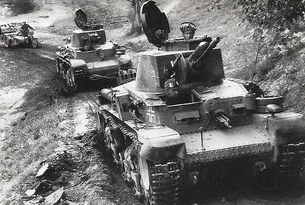 Чехословацкие танки Pz35t имелись только в одной 6й танковой дивизии - фото 110